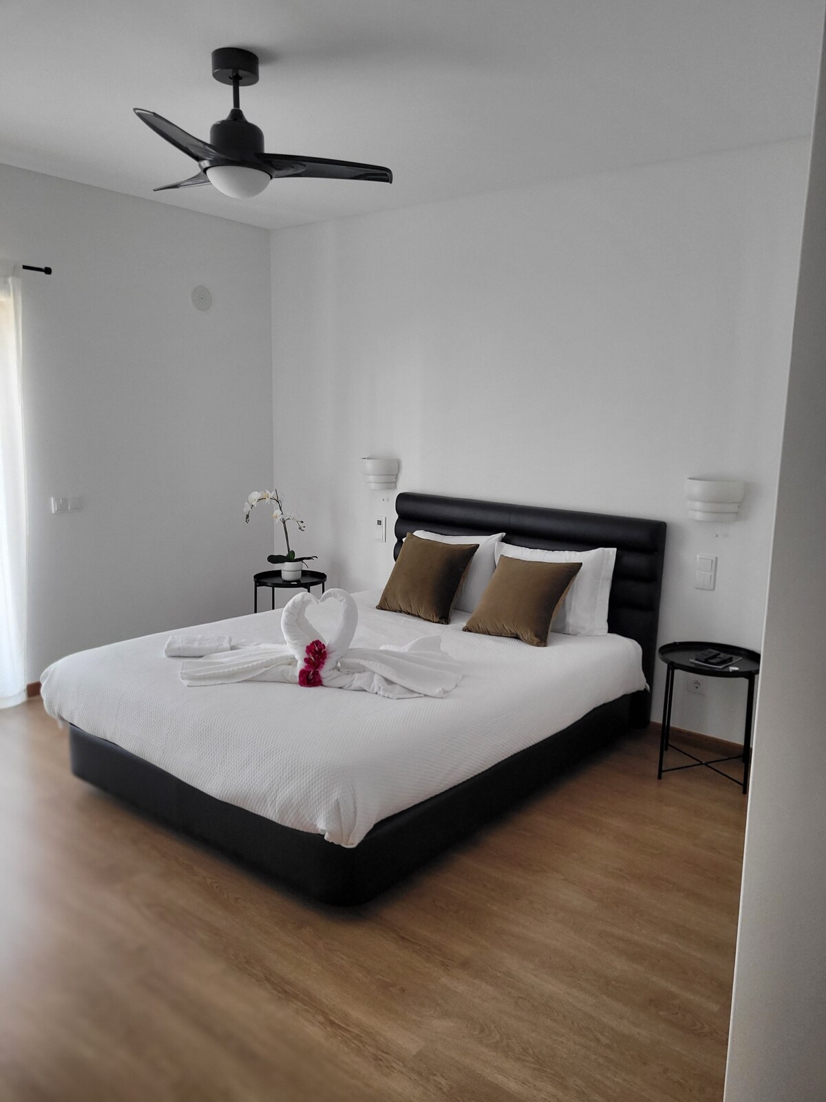 Спальня с двуспальной кроватью